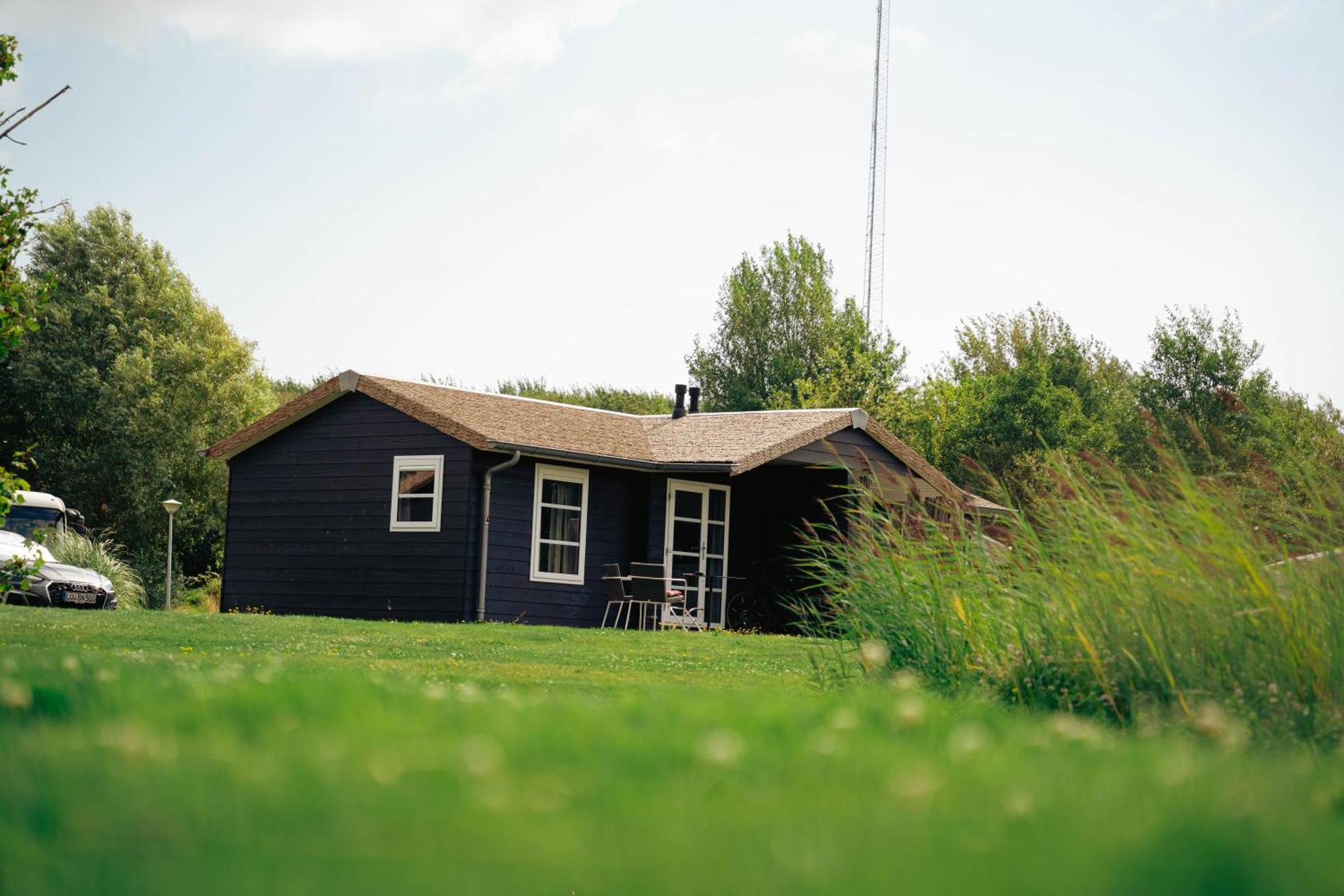 Resort Land & Zee Scharendijke Exterior photo